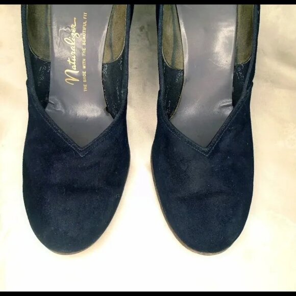 50s Vintage Black Baby Doll Pumps Heels Shoes, Sweetheart Vamp, Suede - Picture 4 of 15